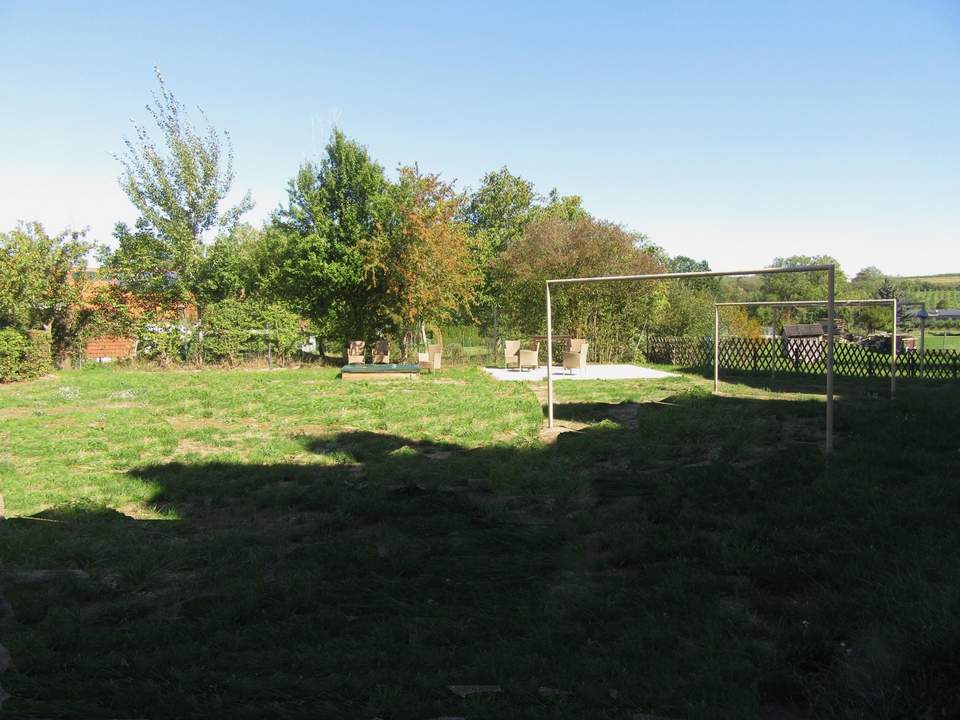 EXCLUSIVES 3-ZIMMER APARTMENT IN GRÜNLAGE MIT GEMEINSCHAFTSGARTEN