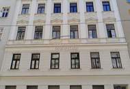 Helle 1,5-Zimmer-Altbauwohnung mit 3 m Raumhöhe – sofort verfügbar