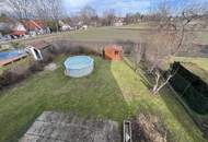 LIEBEVOLLES EIN- BZW. MEHRFAMILIENHAUS IN TRAUMHAFTER WOHNLAGE MIT HERRLICHEM FERNBLICK DIREKT AN FELDER DER REGION ANGRENZEND