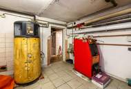 Zwei Einfamilienhäuser auf großzügigem Grundstück in sonniger Lage