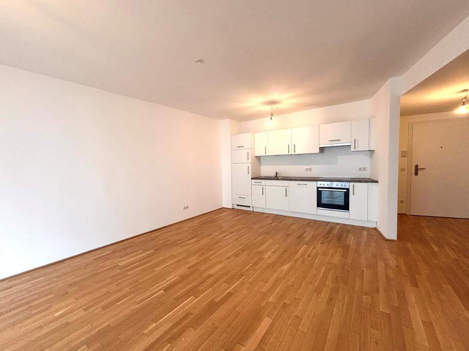 Großzügig geschnittene 2-Zimmer Wohnung in unmittelbarer Nähe zur SCN