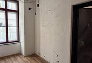 YOUR BUSINESS STARTS HERE | Vielseitige Gewerbeeinheit | Sanierungsbedürftiger Altbau mit Balkon-Option (baubewilligt) | Nähe Einsiedlerpark, U4 Margaretengürtel, künftiger U2-Station Reinprechtsdorfer Straße