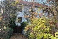 Sanierungsbedürftiges Haus auf großem Grundstück! Erwecken Sie es aus dem Dornröschenschlaf!