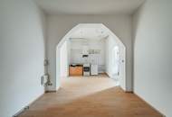 Sanierungsbedürftiger Zwei-Zimmer-Altbau - Lage mit guter Infrastruktur!