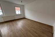 Frisch saniert & sofort bezugsbereit: charmante 3-Zimmer-Wohnung in ruhiger Lage mit hervorragender Infrastruktur – Wohlfühlen garantiert, ganz ohne Provision! Entdecken Sie das volle Potential dieser Wohnung mit KI-gestützter Visualisierung!