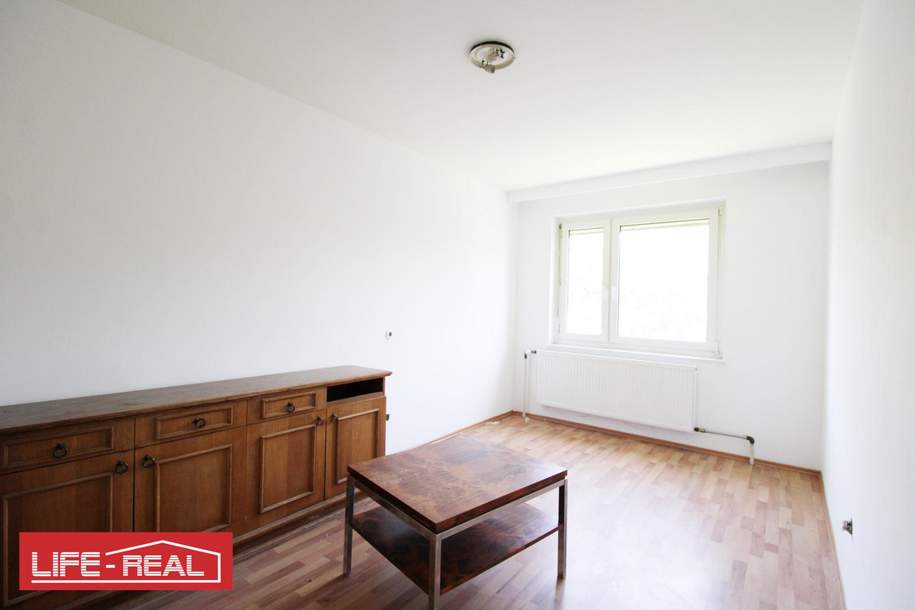 Großzügige 4-Zimmer-Wohnung mit Loggia und Stellplatz – Potenzial zur Sanierung vorhanden, Wohnung-kauf, 215.000,€, 4020 Linz(Stadt)