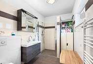 Modernes Einfamilienhaus großer Garten