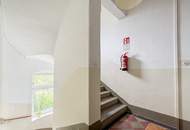 Historisches Zinshaus mit prachtvoller Fassade und grünem Innenhof Nähe Design-Center