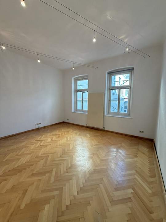 Hell, viele Fenster und idealer Grundriss für 2 Personen