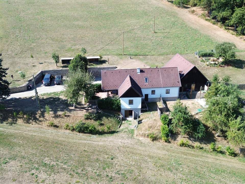 LIEGENSCHAFT IN IDYLLISCHER EINZELLAGE NÄHE GFÖHL