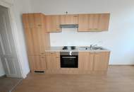 Preishit! Helle 1 Zimmer Altbauwohnung - unbefristet