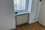 "Under Construction " Wohnung zum Sanieren.