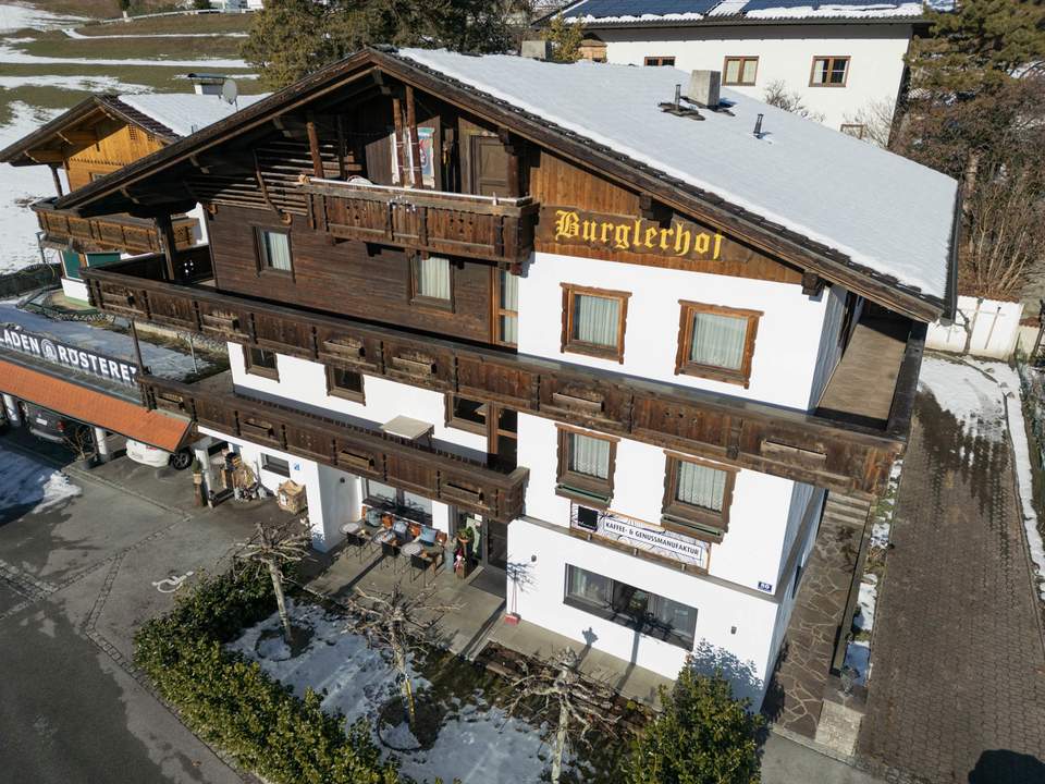 Traditionelles Haus mit mehreren Wohneinheiten, Caférösterei und Hofladen in Bestlage von Telfs !
