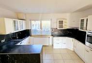 Geräumige, moderne 4-Zimmer-Wohnung mit zwei Bädern und großer Küche im Zentrum von Laxenburg