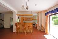 Grünruhelage am Waldrand! Familienidyll mit großem Garten, Schwimmbecken und Sauna