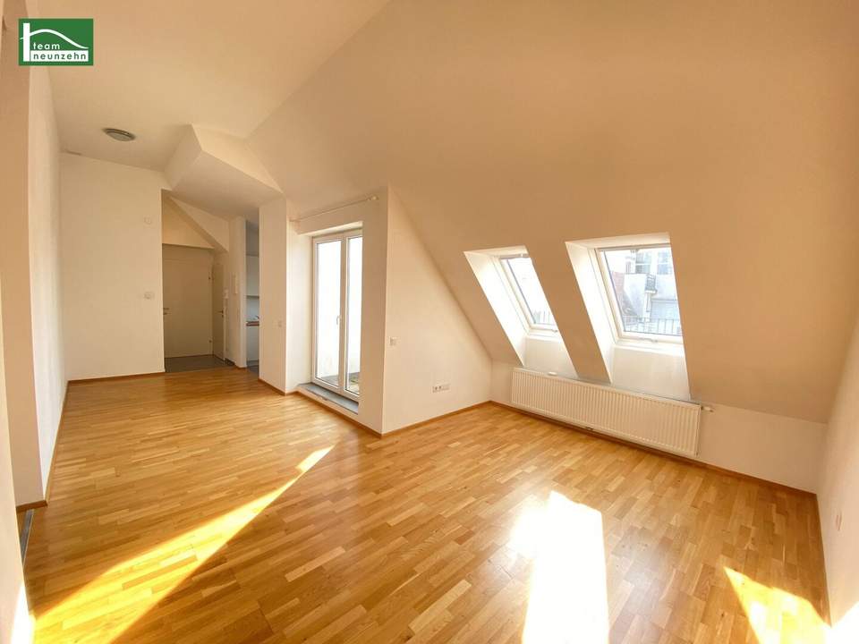 Moderne Dachgeschosswohnung mit großer Terrasse nahe Arthaberplatz in ruhiger Seitengasse! Hohe Decken und Traumbad mit Fenster
