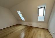 Exklusives Dachgeschoss mit 6 Zimmern, 2 Terrassen & Wellnessbereich |als WG oder Büro nutzbar