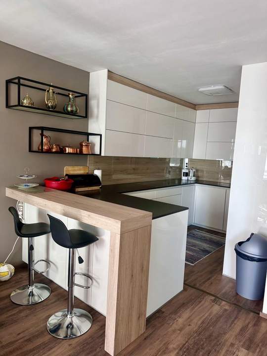 Großzügige Wohnung mit Loggia, moderner Küche und vielen anderen Highlights!