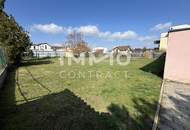 Miethaus mit 9 Wohnungen, Gemeinschaftsgarten und Carports