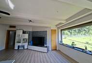 Großzügiges Wohnhaus mit Garagen für drei PKW, Sackgasse, Waldrandlage