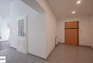nahe Oper: 3 Zimmer-DG-Wohnung mit 2 hofseitigen Terrassen