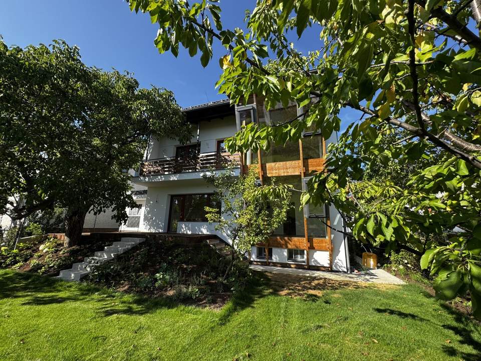 Erstbezug! Architektenhaus 140m² mit topmoderner Ausstattung, PV-Anlage, Keller und Garage