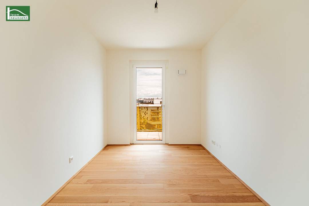 Alles was man sich wünscht – kostengünstige Heizung/“Kühlung“ über Erdwärme, PV-Anlage, weitläufige Grünflächen