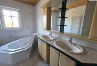 Einfamilienhaus mit Garten, Terrasse, Garage und viel Platz - Wiener Neustadt