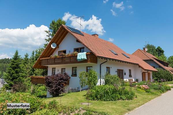 Luxuriöses Anwesen mit Wohnhaus, Gästhaus und Nebengebäuden