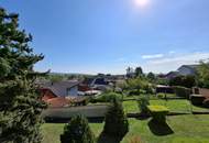 Großes Einfamilienhaus plus Gästehaus in ruhiger Lage mit tollem Ausblick