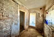 Stark sanierungsbedürftiges Landhaus - ideal für Handwerker!