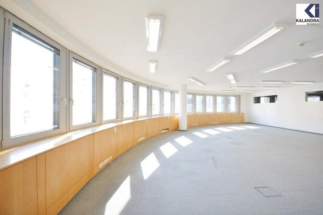 MODERNE BÜROFLÄCHEN