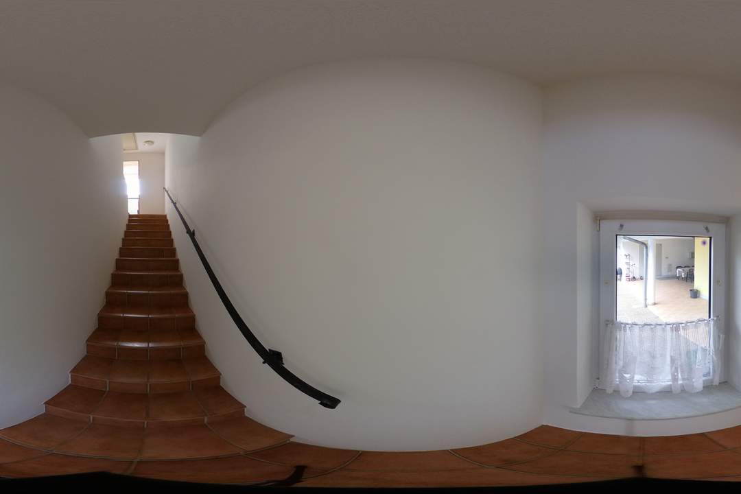 Golfer und Thermenliebhaber aufgepasst! Entzückende ruhige Terrassenwohnung mit Reihenhauscharakter