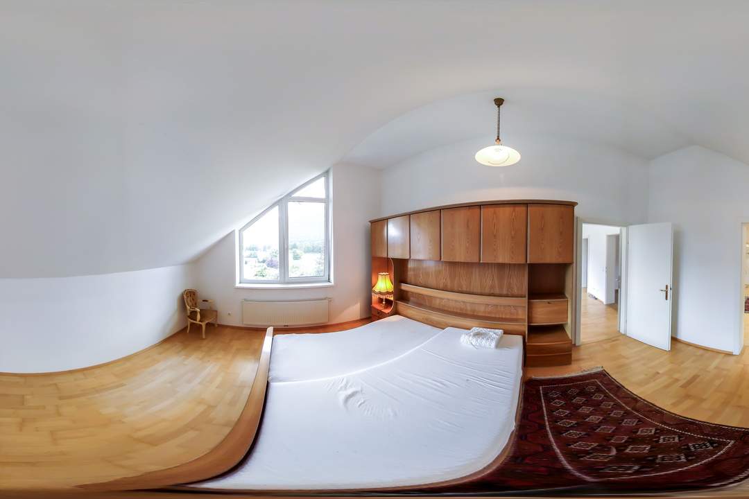 Einfamilienhaus in ruhiger Lage mit Einliegerwohnung und Garten