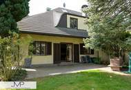 Gepflegte 7-Zimmer Doppelhaushälfte in Ruhelage nahe Ortskern von Grinzing!