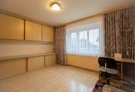 Einfamilienhaus mit Keller, Garage und Pool!