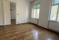 6 Zimmerwohnung (189m²) in der Pulverturmgasse mit Blick auf die Canisuskirche