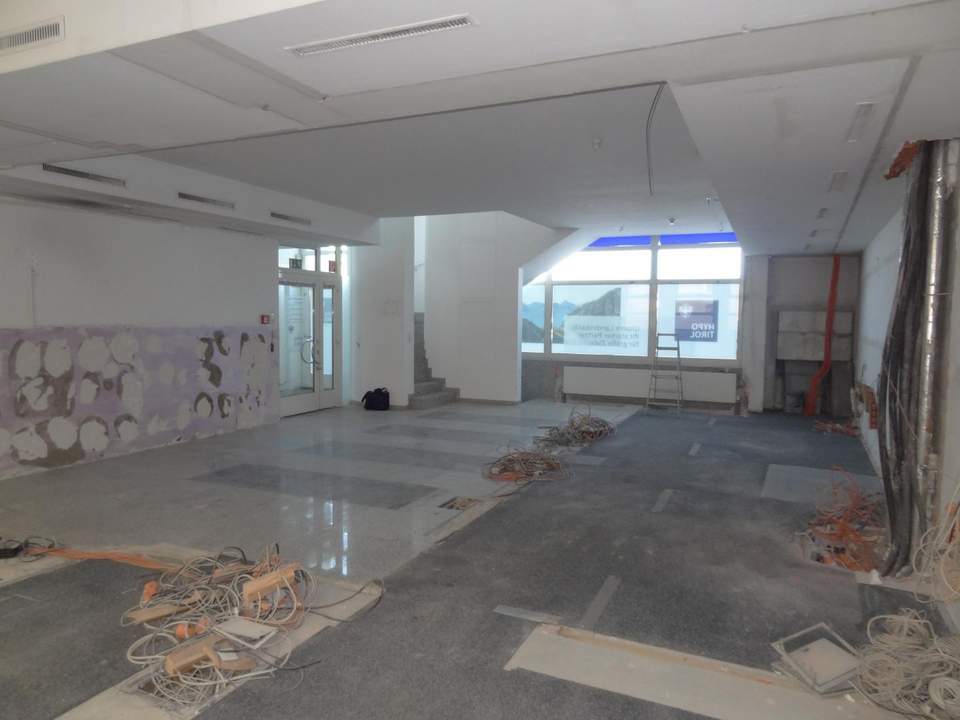 Vielseitig nutzbare Büro- und Geschäftsfläche gelangt in zentraler Lage von Schwaz zur Neuvermietung