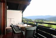 Charmante Dachgeschosswohnung mit Panoramablick - inklusive Loggia und Carport!