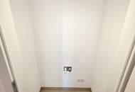 3 Zimmer. 3 Terrassen. Ein Zuhause! Genial - Lebens(t)raum Erfüller im Grünen - Klimaaktiv Bronze! Ab ins Dachgeschoss / Viel Lebensqualität! Wärmepumpe und Solaranlage + Naturnahe Gewässer ums Eck!