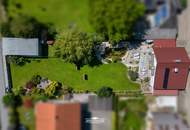 Viel Platz in beliebter Wohngegend, der Attersee nicht weit und riesiger Traumgarten!