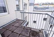 DACHGESCHOSS, gepflegte 103 m2 Neubau mit Loggia und Balkon, Wohnküche, 3 Zimmer, Wannenbad, Parketten, Holbeingasse