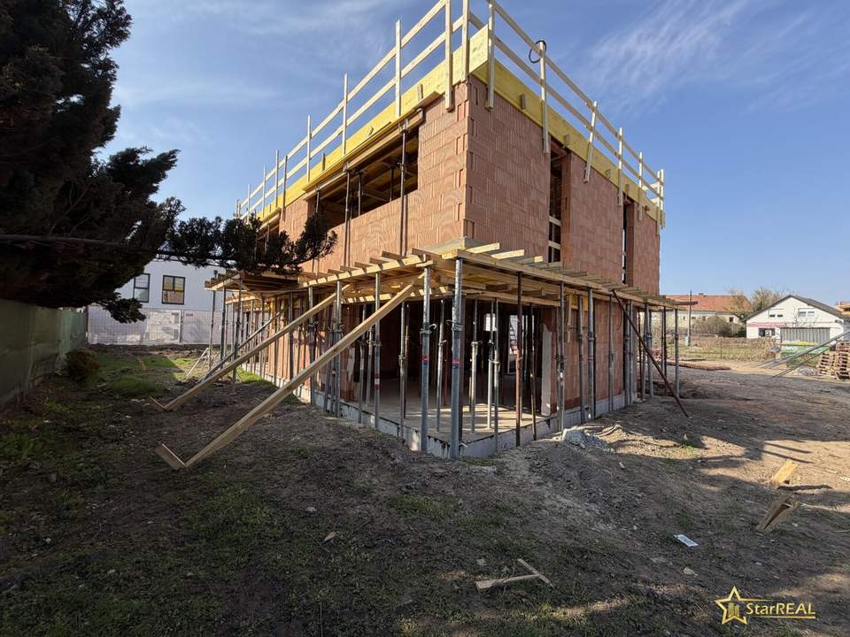 U1 ZU FUSS! 5 ZIMMER-ZIEGELHAUS, LUFTWÄRMEPUMPE, BODENHEIZUNG UND KST/ALUMINIUM-FENSTER. Provisionsfrei für den Käufer.