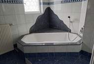 Großes Wohnhaus mit Innenhof, Jägerstube und Geschäft in Lockenhaus