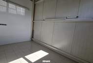 Flexible Gewerbefläche in Spielfeld – 330 m² Halle, 700 m² Freifläche, teilbar und bestens sichtbar