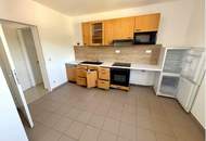 Dachgeschoss - Zwei Zimmerwohnung mit Essküche!