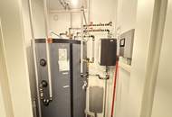 Bungalow mit großzügigem Nebengebäude, Terrasse und nachhaltiger Heiztechnik