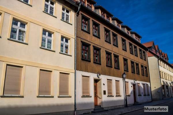 Projektchance für Entwickler - Altbestand mit Seitentrakt auf attraktivem Grundstück