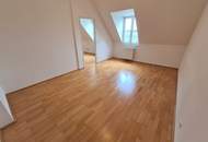 Befristet vermietete 2-Zimmmer- Dachgeschosswohnung - Garten-/Hofseitig ausgerichtet!