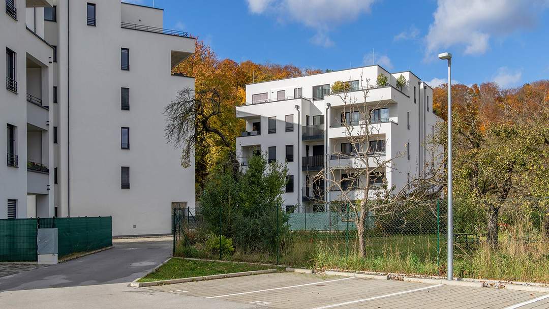 Moderne 3-Zimmer-Eigentumswohnung mit 2 Loggien & Lift!! 90 m² Wohnfläche inkl. Küche & KFZ Stellplatz!!